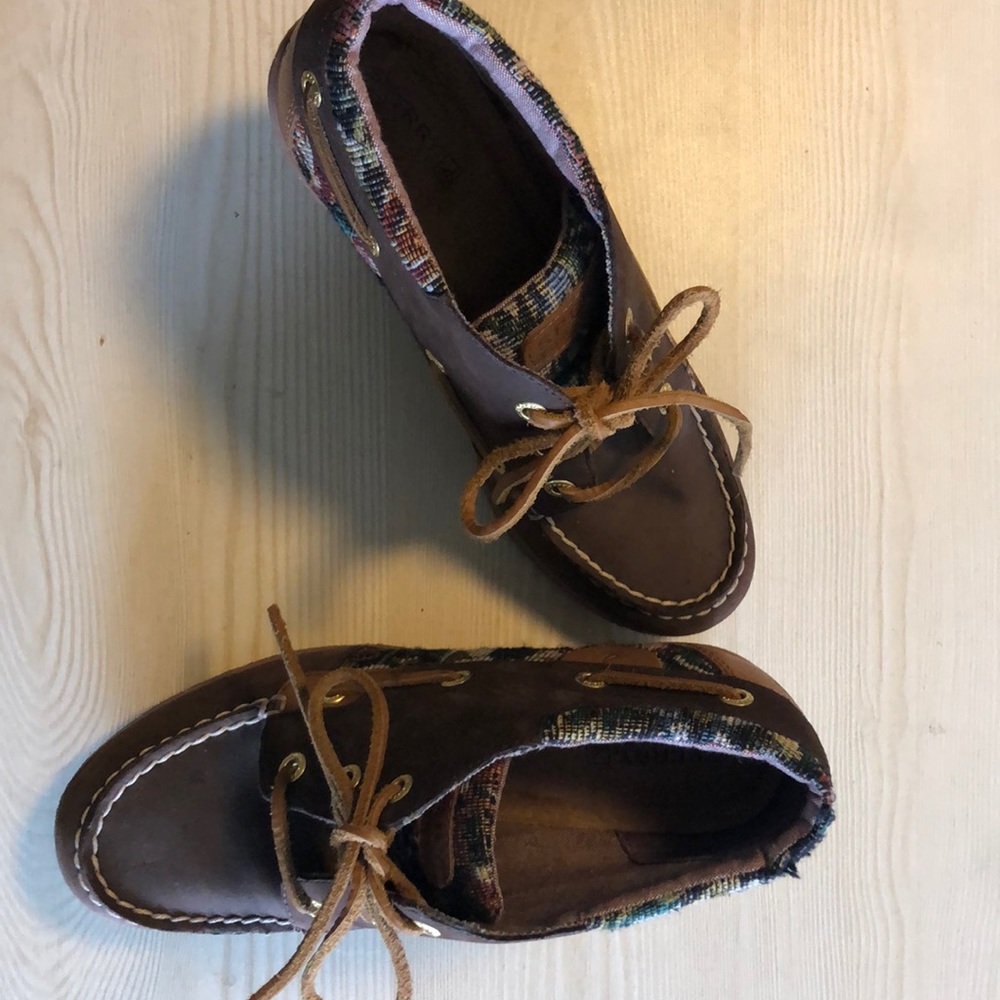 Unique wedged Sperry